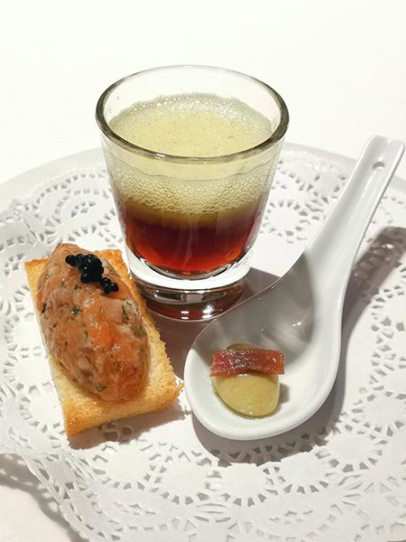 Sala, Olost - Vermut con carpaccio de salmón y oliva esferificada