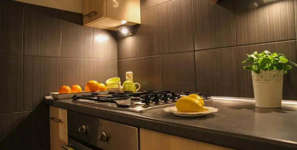 luces led bajo mueble cocina