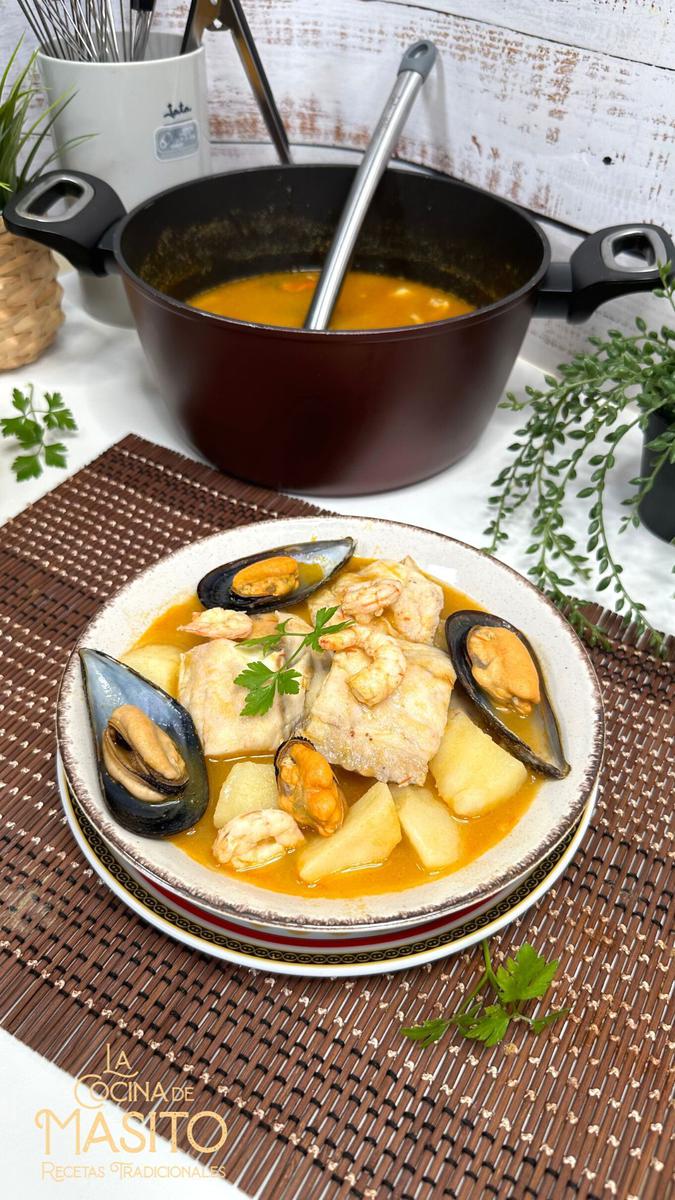 Patatas guisadas con pescado y marisco la cocina de masito