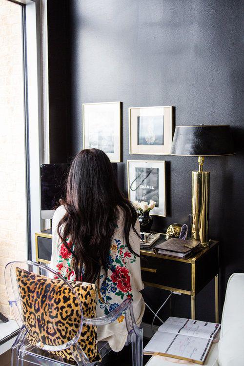 Paredes en colores oscuros