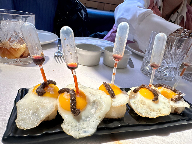 El sonido del silencio de una buena comida. niMÚ