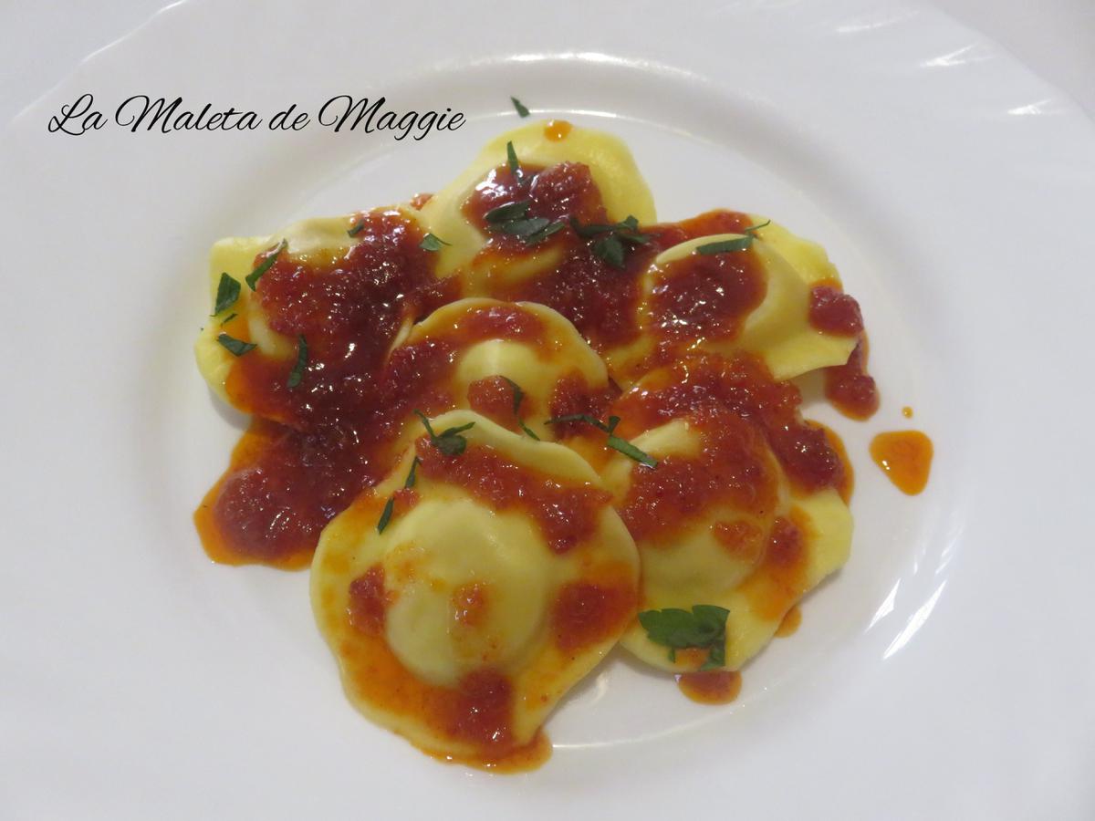 Raviolis con salsa de sobrasada y miel