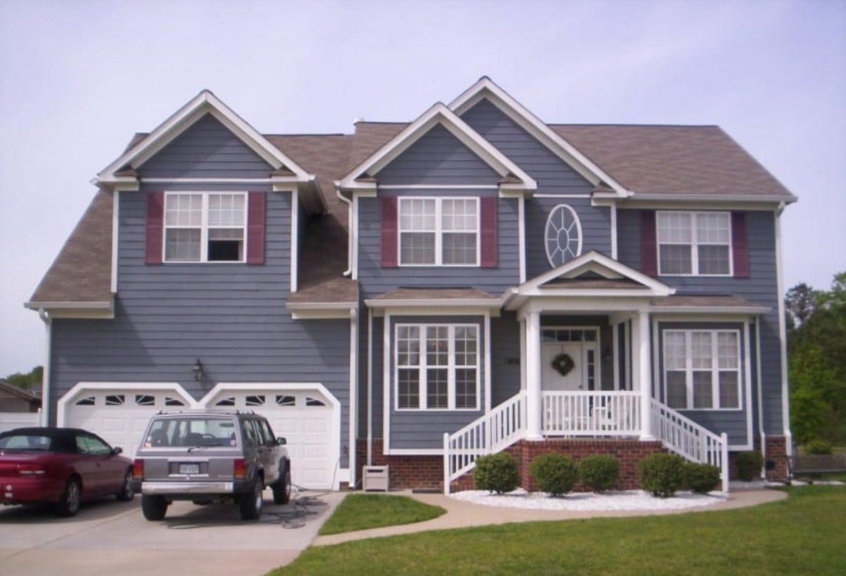 Fachada combinada en color azul