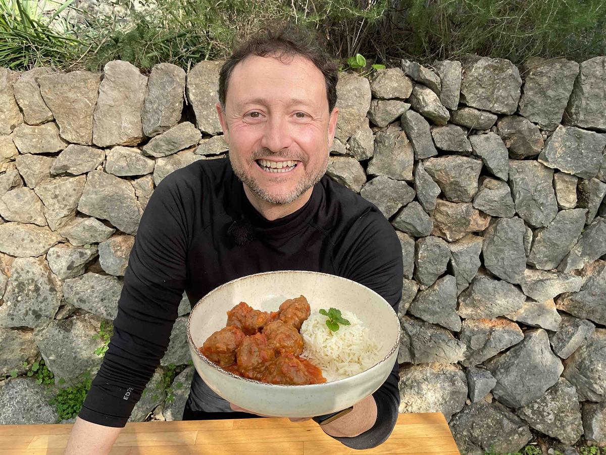 ALBÓNDIGAS JUGOSAS EN SALSA para mojar Pan