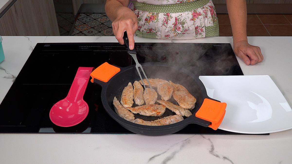 PECHUGA DE POLLO EN SALSA CON PATATAS - Loli Domínguez - Foto 5