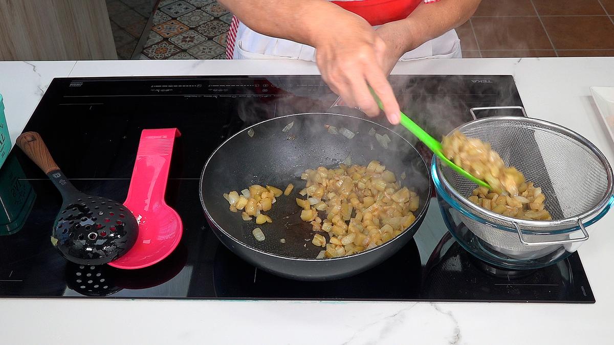 HOJALDRE CON BERENJENAS, SALMÓN Y BECHAMEL - Loli Domínguez - Foto 8