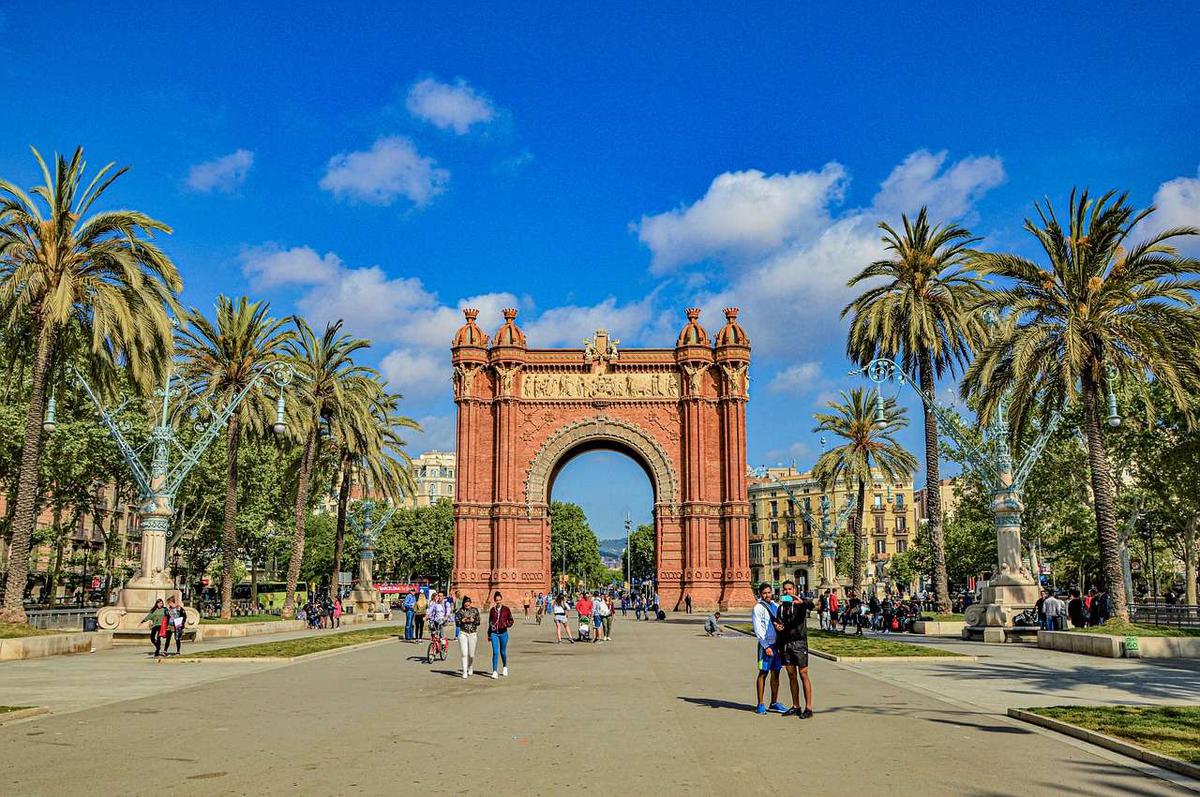 que ver en barcelona arc de triomf