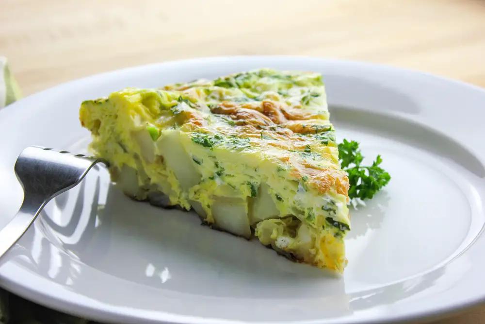 Tortilla de calabacín y patata cena niños