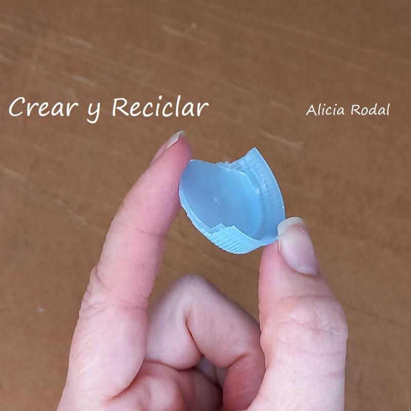 En este tutorial te enseño 3 nuevas ideas para organizar todo tipo de cosas, reutilizando cajas de frutas o huacales y otros materiales reciclados. DIY