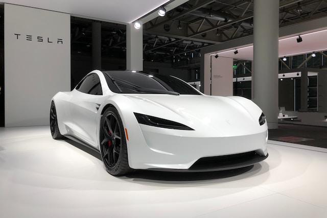 ¿Por qué a Tesla no le importa usar sensores para la conducción autónoma?