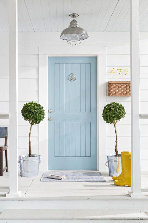 5 Easy Ways To Give Your Front Door a Colorful Makeover