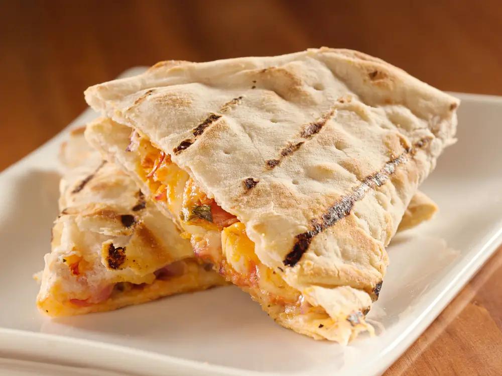 Quesadillas de pollo y queso