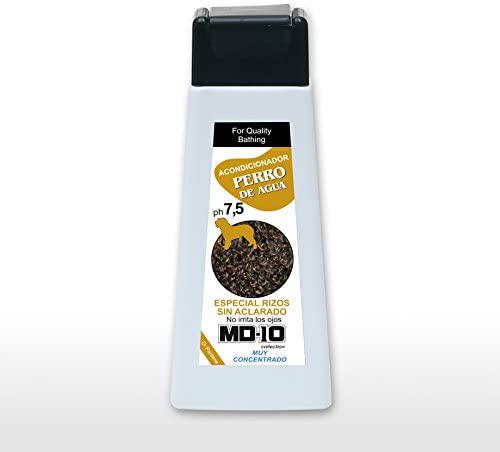 frasco de champú de color blanco y tapón negro 