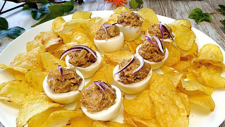 Huevos rellenos de mejillones en escabeche