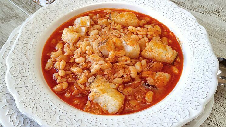 Arroz con alubias y bacalao