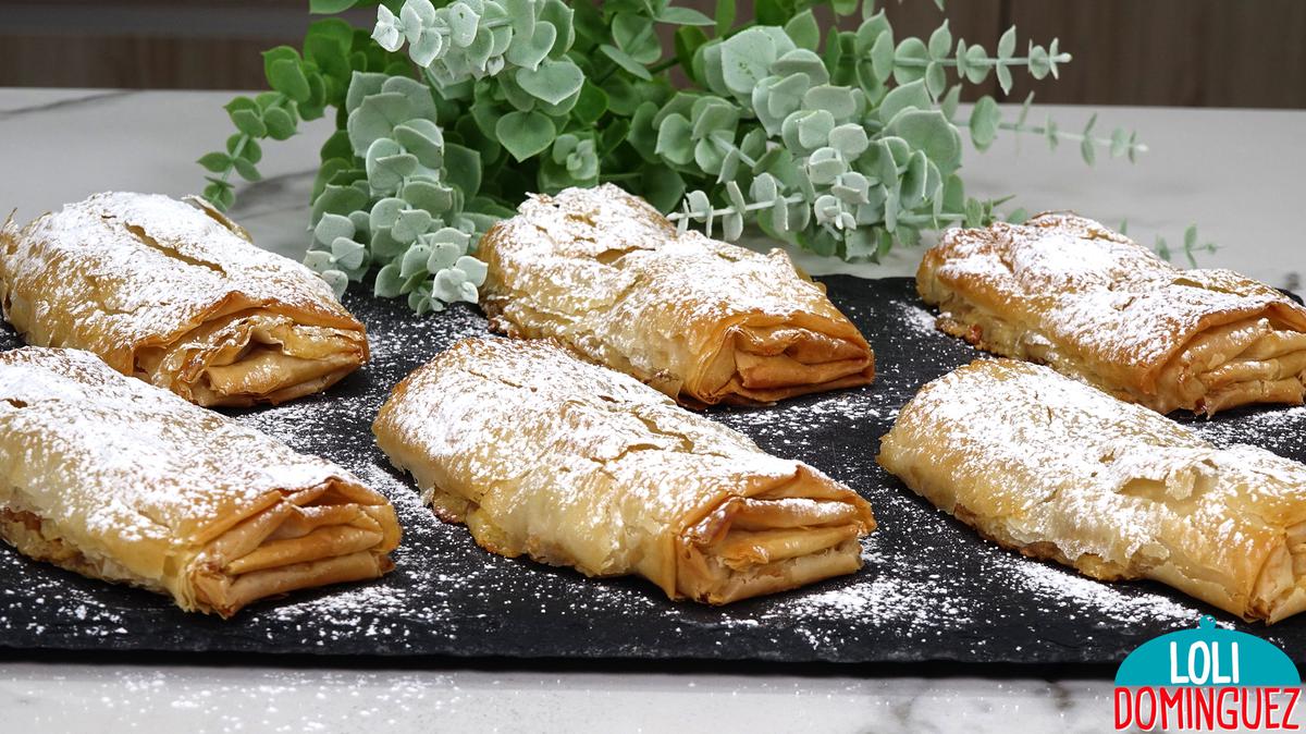 CRUJIENTES DE MANZANA. Una receta que recuerda al strudel de manzana, pero al llevar la crema pastelera lo hace diferente e igualmente delicioso, se hace de manera fácil y será un postre genial