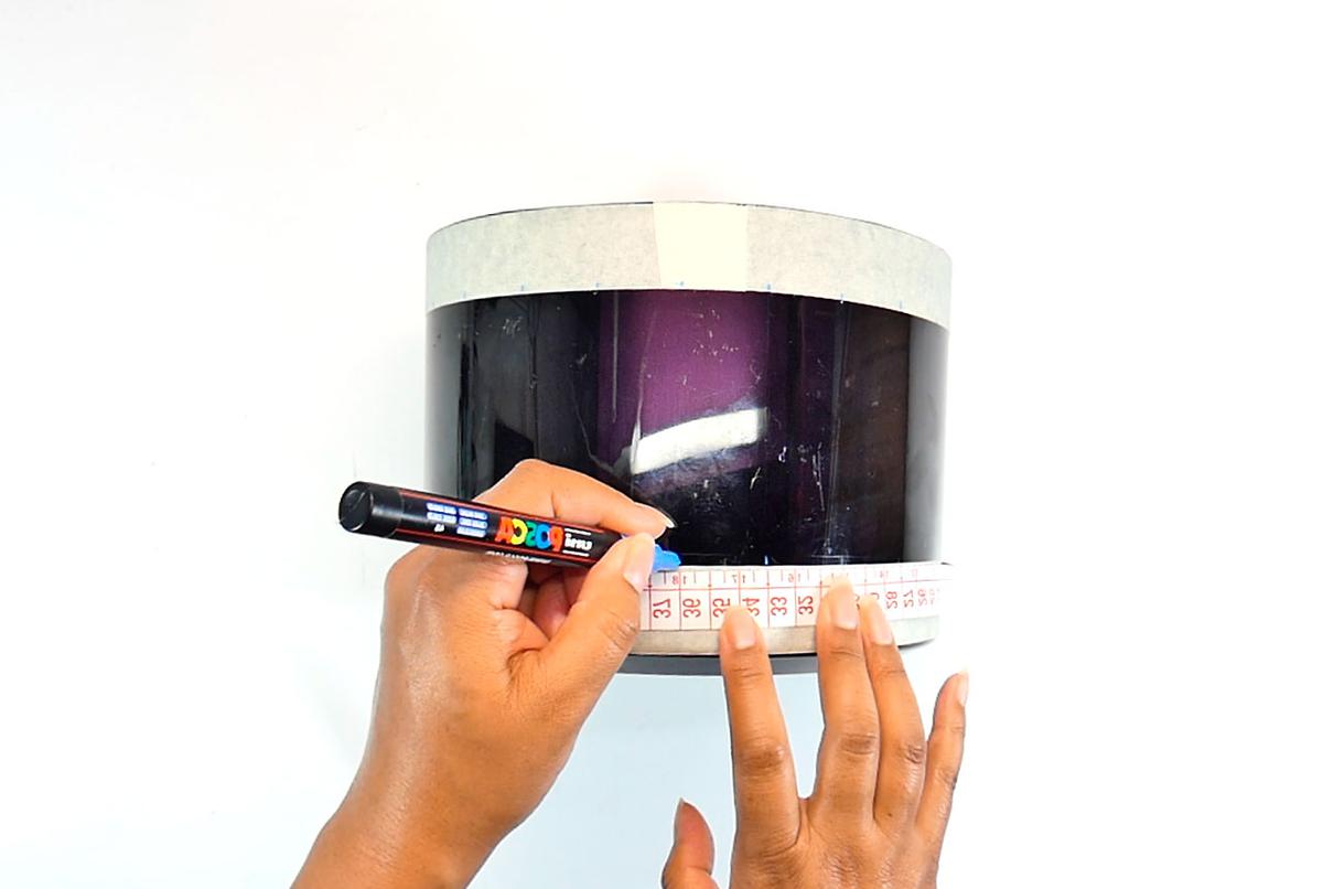 Cubremacetas con envase plástico