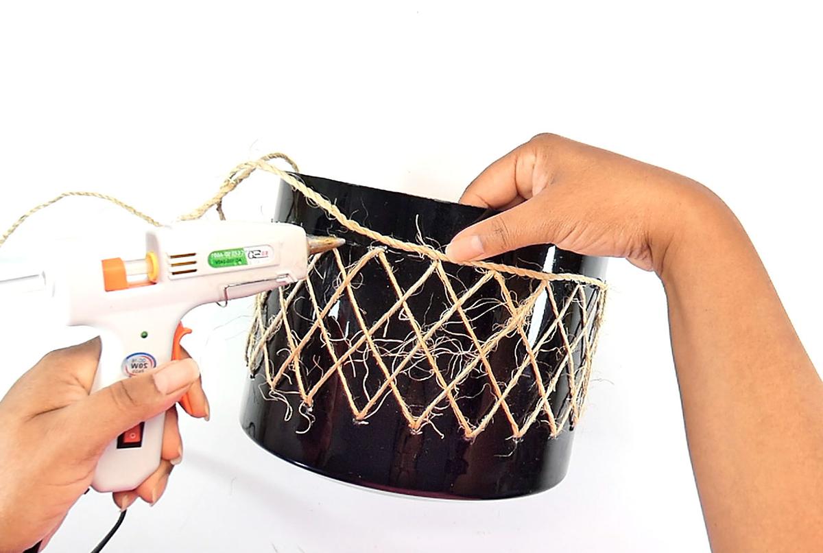 Cubremacetas con envase plástico