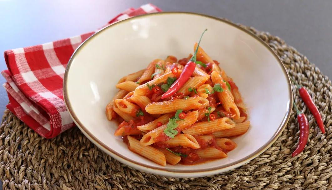 Pasta salsa arrabbiata receta español
