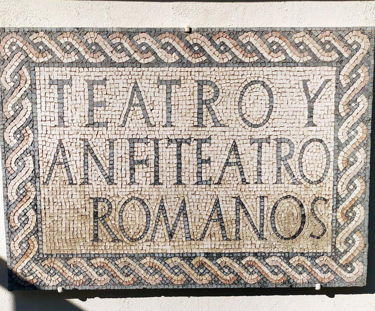 Teatro y Anfiteatro romanos