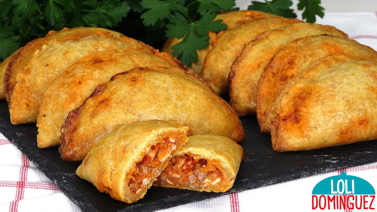 EMPANADAS DE POLLO CON MASA CASERA DE LA ABUELA AMPARO. Una receta fácil y deliciosa, ideal para llevar al trabajo o para la merienda, se hacen de manera sencilla y con ingredientes humildes