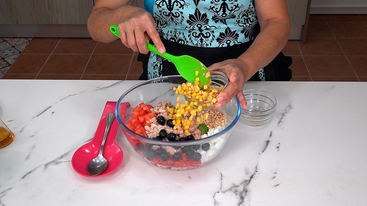 ENSALADA DE GARBANZOS Y ATÚN. Saludable y nutritiva ensalada - Loli Domínguez - Foto 6