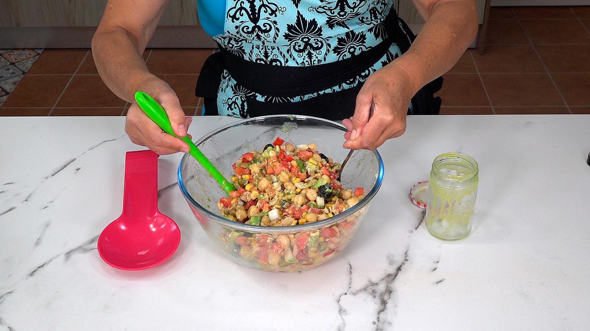 ENSALADA DE GARBANZOS Y ATÚN. Saludable y nutritiva ensalada - Loli Domínguez - Foto 8