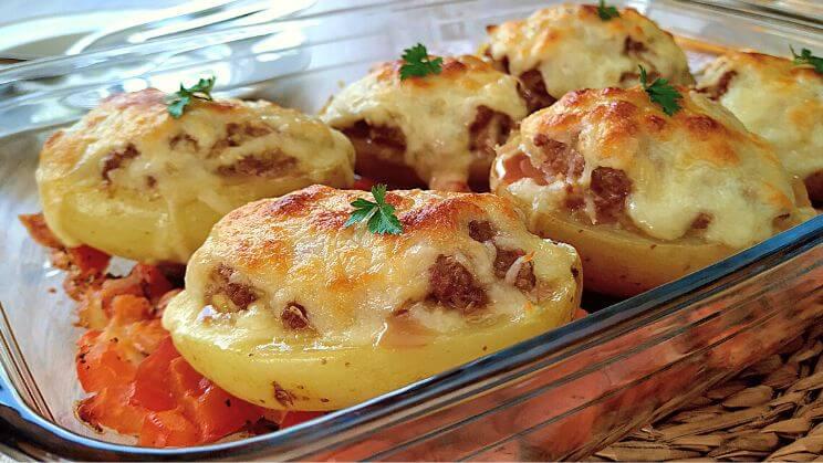 Patatas rellenas al horno