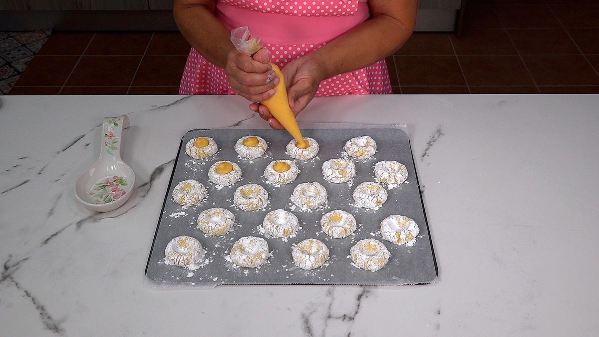 GALLETAS DE LIMÓN CON CORAZÓN DE CREMA. Toda una delicia, quedan unas galletas tiernas y deliciosas - Loli Domínguez - Foto 12