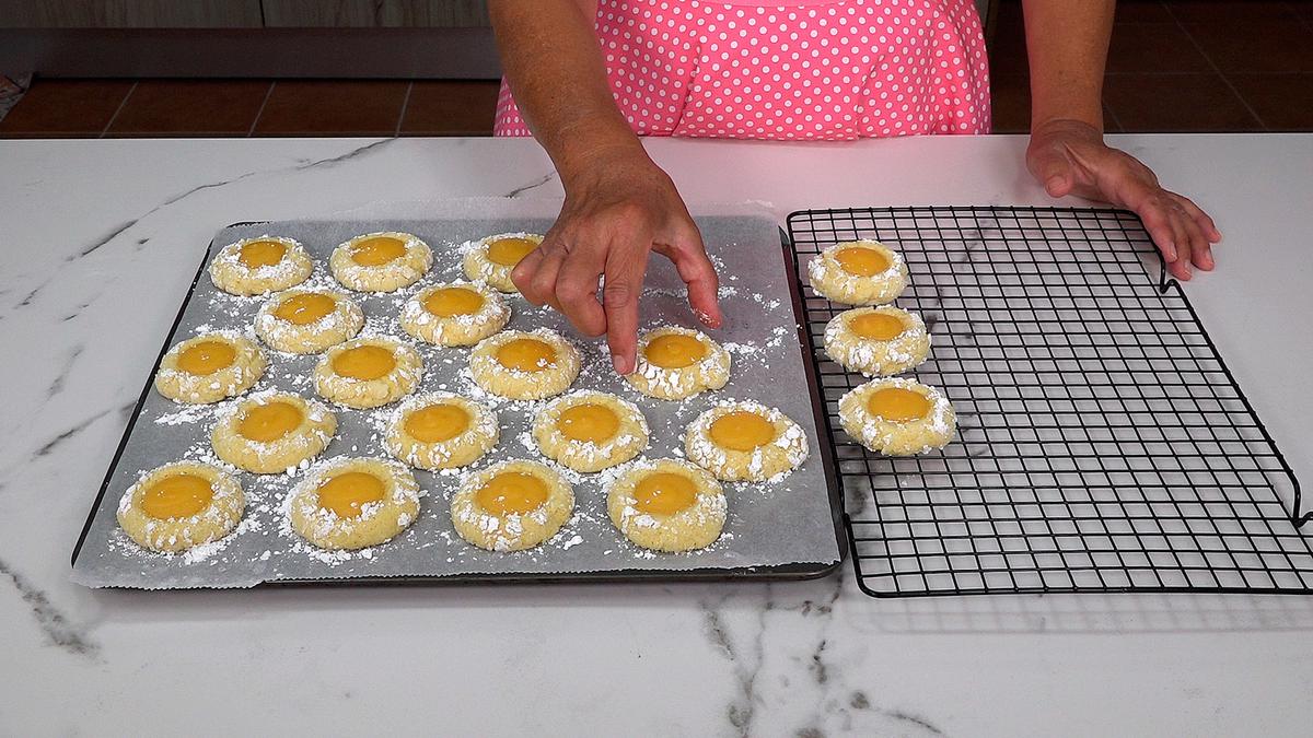 GALLETAS DE LIMÓN CON CORAZÓN DE CREMA. Toda una delicia, quedan unas galletas tiernas y deliciosas - Loli Domínguez - Foto 13