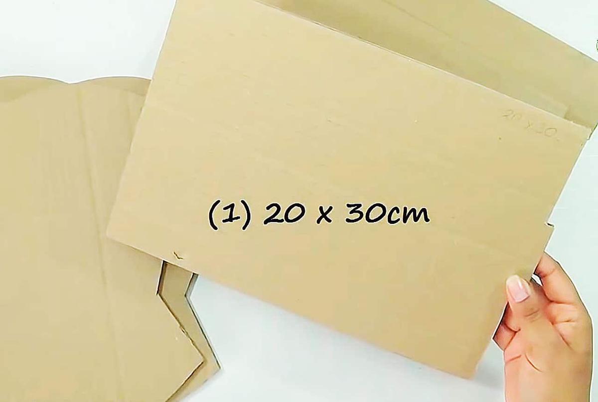 Cuna para muñecas con cartón