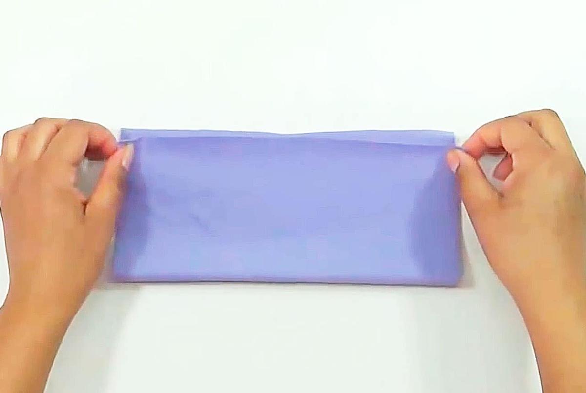 Cuna para muñecas con cartón