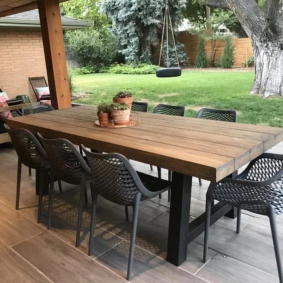 Área de comedor en jardín