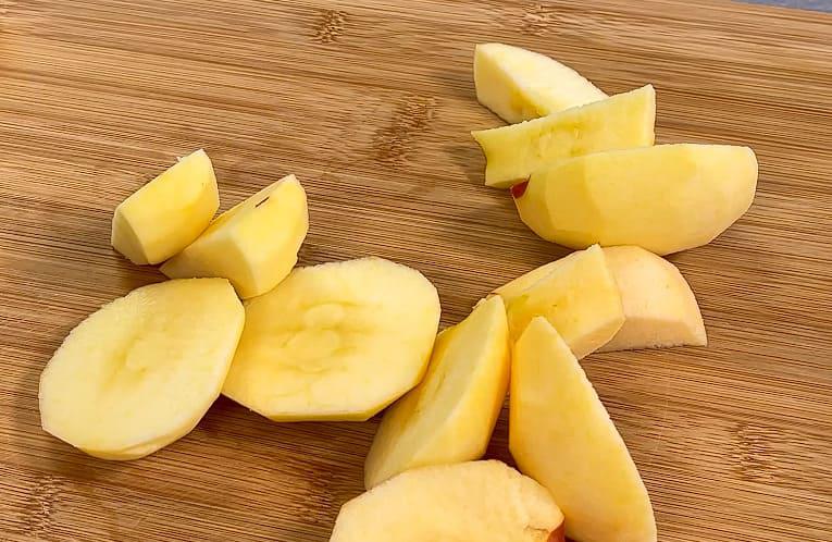 manzanas cortadas, tarta de manzana casera