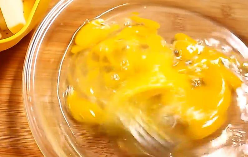 palitos de queso frito.huevo