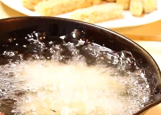 palitos de queso en aceite