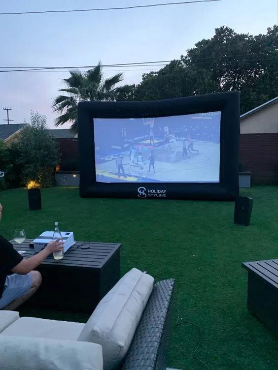Cine en patios modernos