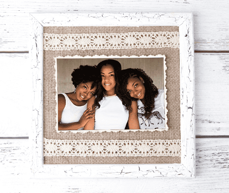 Imprimir fotos es la manera más hermosa de conservar un recuerdo, de ese momento especial. Una boda, un cumpleaños, un bautizo, la familia, una cena romántica, una escapada a la playa para disfrutar del atardecer o simplemente el reencuentro con los amigos.