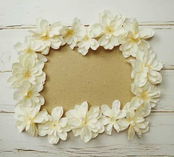 Imprimir fotos es la manera más hermosa de conservar un recuerdo, de ese momento especial. Una boda, un cumpleaños, un bautizo, la familia, una cena romántica, una escapada a la playa para disfrutar del atardecer o simplemente el reencuentro con los amigos.