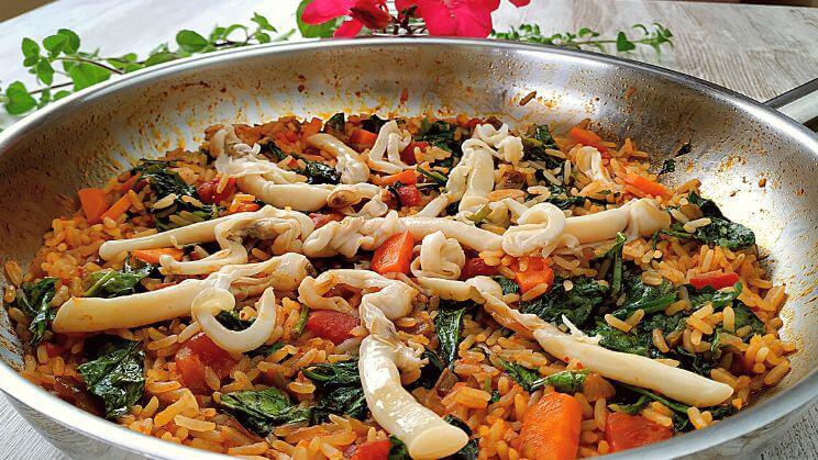 Arroz con navajas y espinacas