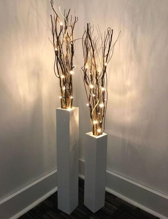 jarrones-con-ramas-y-luces