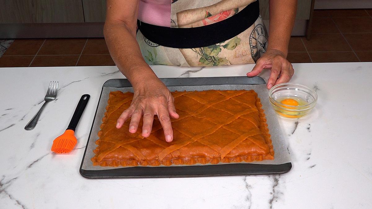 EMPANADA DE POLLO Y CEBOLLA CARAMELIZADA. Con masa casera fácil y rápida de hacer - Loli Domínguez - Foto 8