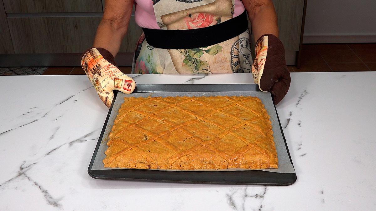 EMPANADA DE POLLO Y CEBOLLA CARAMELIZADA. Con masa casera fácil y rápida de hacer - Loli Domínguez - Foto 9