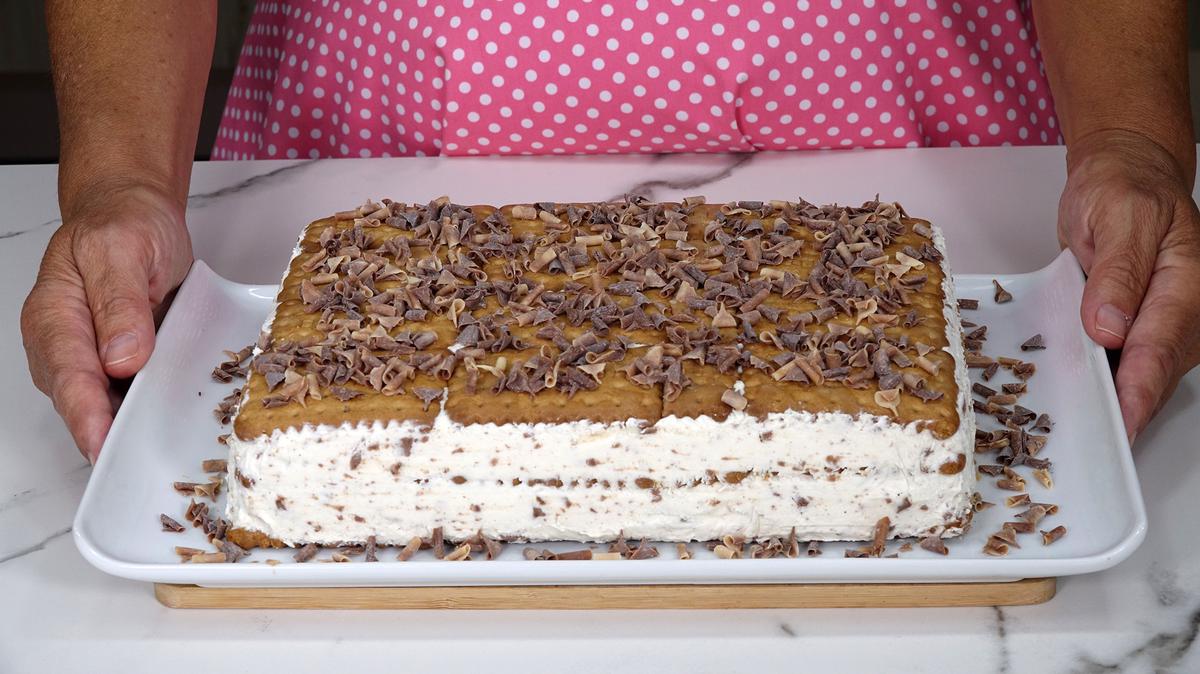 TARTA HELADA DE GALLETAS. ¡CON 6 INGREDIENTES Y EN SOLO 10 MINUTOS! Una receta económica, fácil y muy rápida - Loli Domínguez - Foto 7