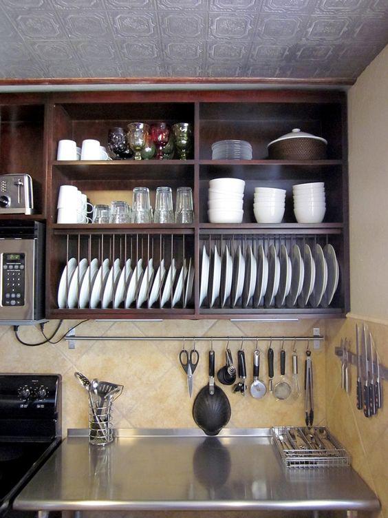 estantes de cocina abiertos sencillos