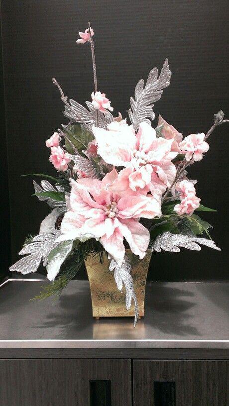 Centros de mesa navideños con noche buena en rosa gold