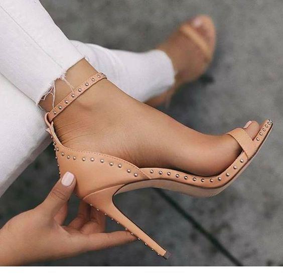 tacones nude de moda