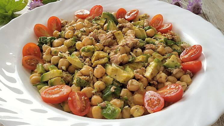 Ensalada de garbanzos y aguacate