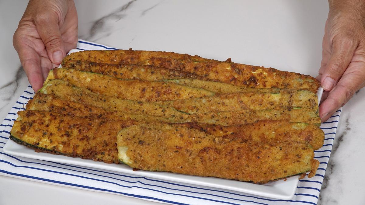 CÓMO HACER EL MEJOR CALABACÍN. ¡Estos filetes están más buenos que la carne!, cocinado así quedan unos filetes de calabacín que son una delicia - Loli Domínguez - Foto 6