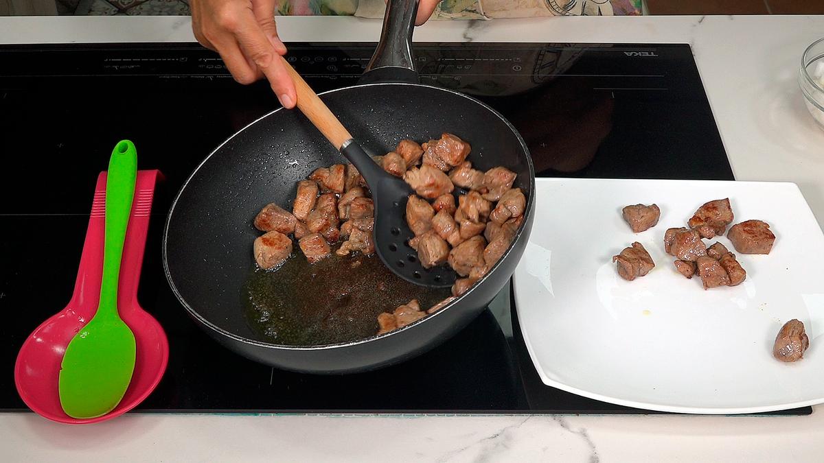 CARNE CON PISTO UN CLÁSICO DEL VERANO. Esta comida no falta en casa ningún verano - Loli Domínguez - Foto 2